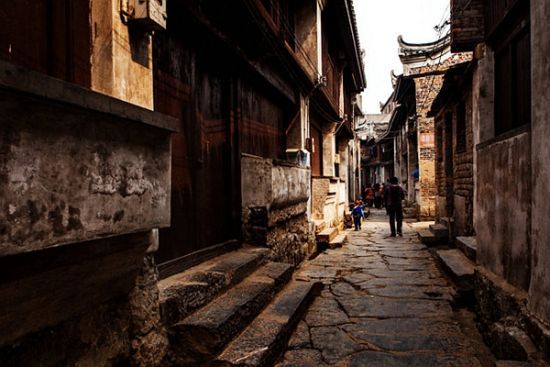上甘棠村一条古老的石板路